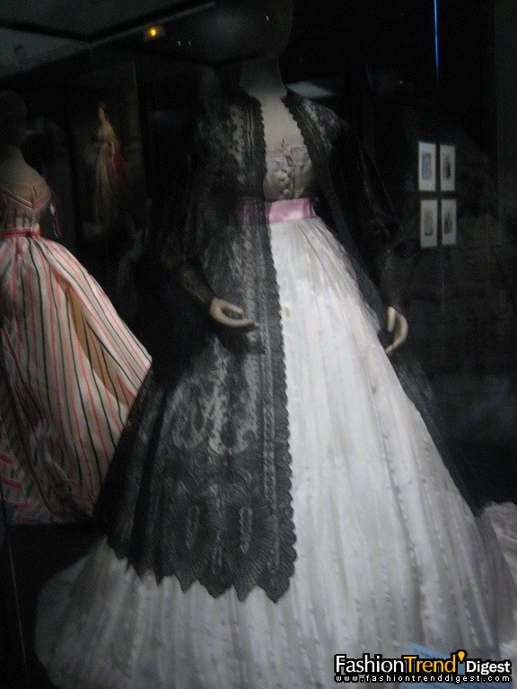 巴黎帝政時(shí)期女裝博物館展覽 