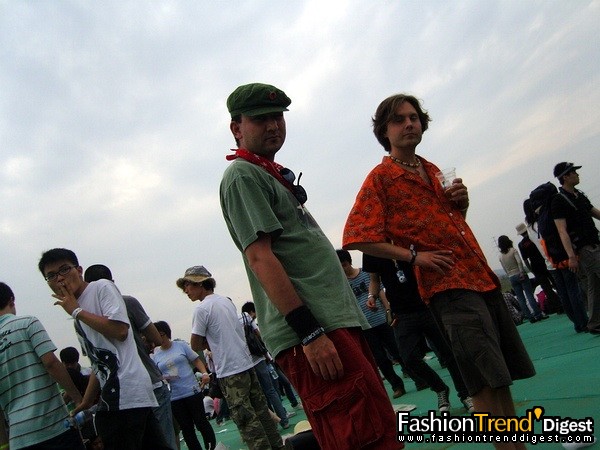 來自加拿大的哥們兒。紅是男，綠也是男。 