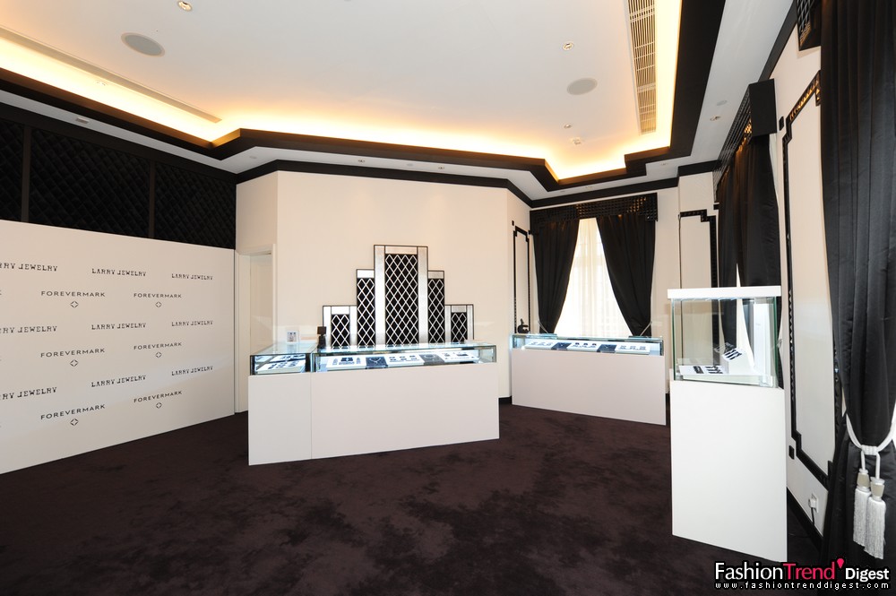 Forevermark_Larry_Jewlery Room_1 