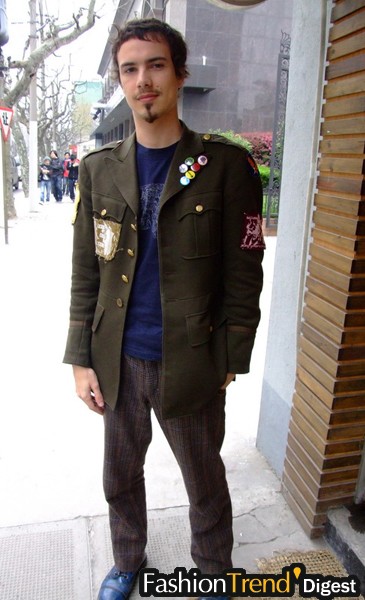 88<br>
vintage dress like a general 