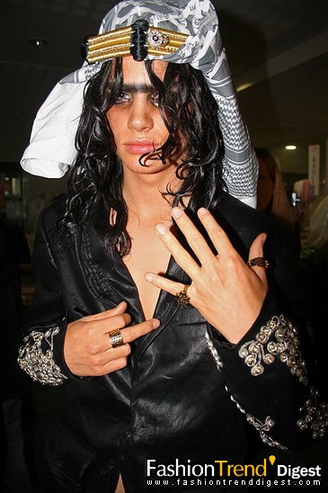 FTD-foto̽IJohn Galliano_(zhn)ʿ