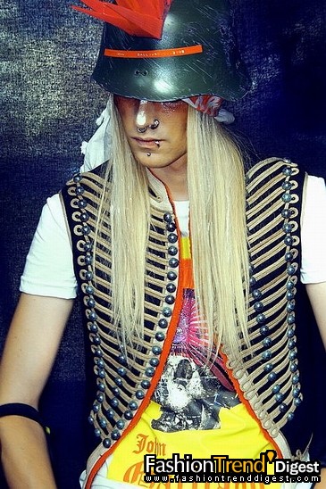 FTD-foto̽IJohn Galliano_(zhn)ʿ