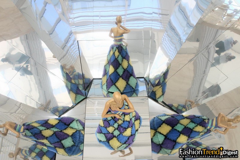 樓梯處展示 