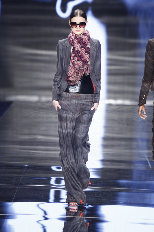 Marni 09ﶬDƬ