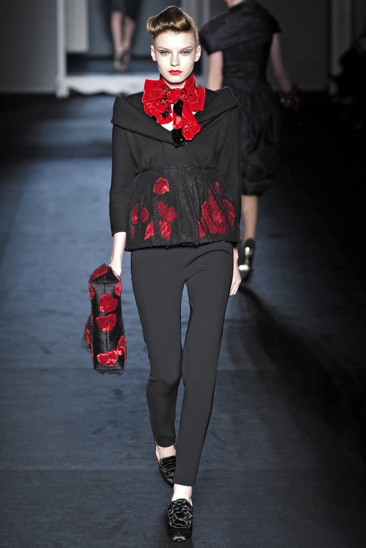 Moschino 09ﶬDƬ