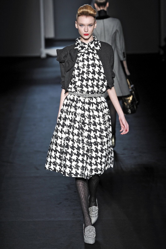 Moschino 09ﶬDƬ