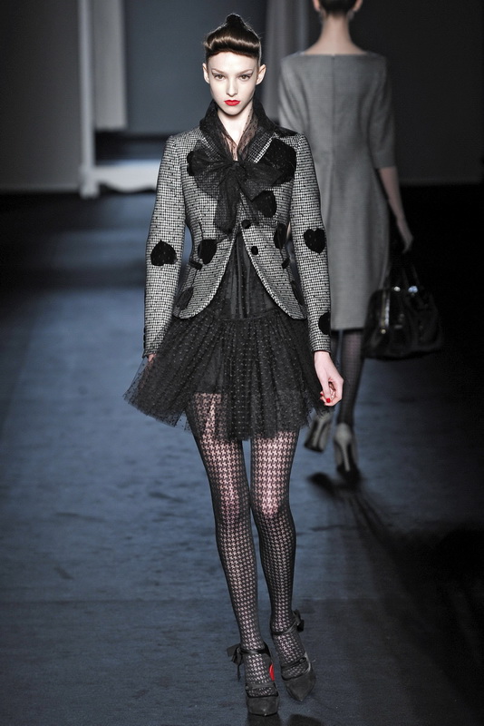 Moschino 09ﶬDƬ