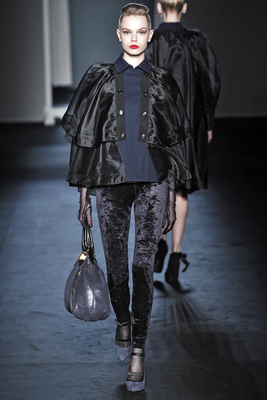 Moschino 09ﶬDƬ