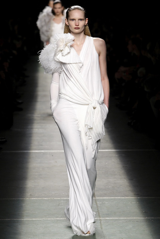 Givenchy 09ﶬDƬ