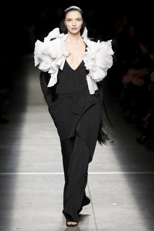 Givenchy 09ﶬDƬ