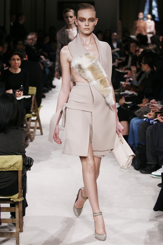 Miu Miu 09ﶬDƬ