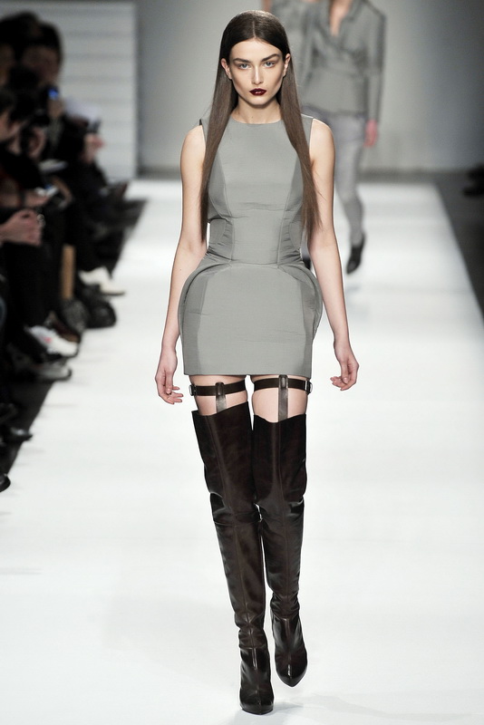 Hussein Chalayan 09ﶬDƬ