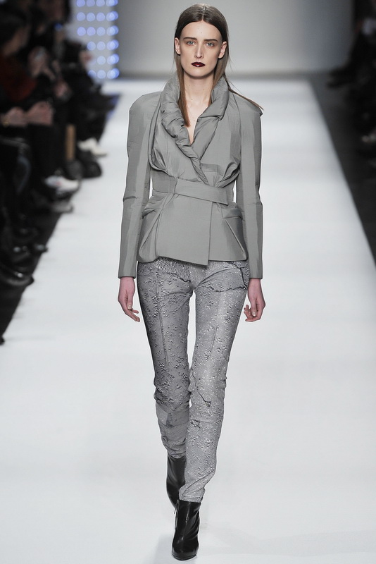Hussein Chalayan 09ﶬDƬ