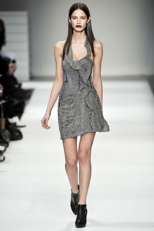 Hussein Chalayan 09秋冬