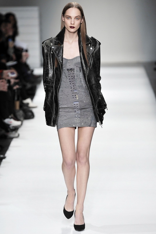Hussein Chalayan 09秋冬
