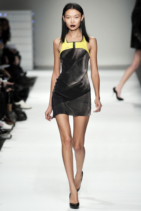 Hussein Chalayan 09ﶬDƬ
