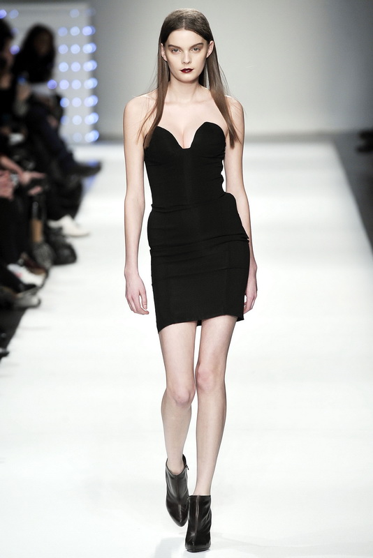 Hussein Chalayan 09ﶬDƬ