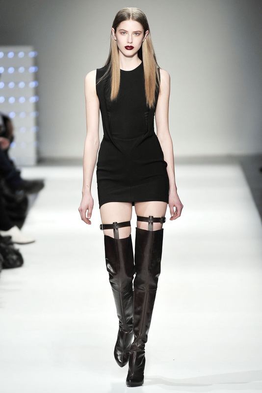 Hussein Chalayan 09ﶬDƬ