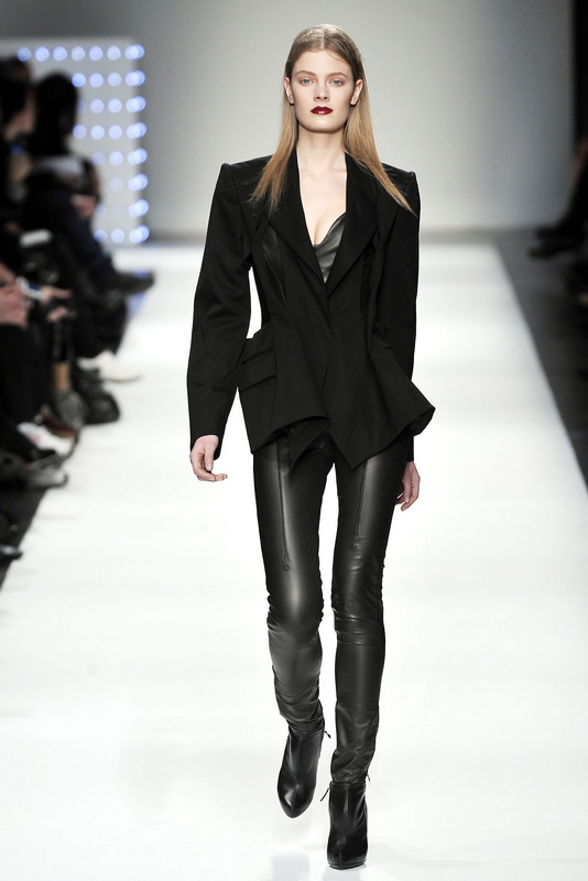 Hussein Chalayan 09ﶬDƬ
