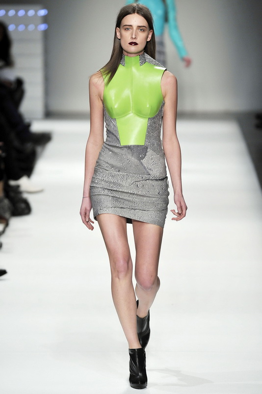 Hussein Chalayan 09ﶬDƬ