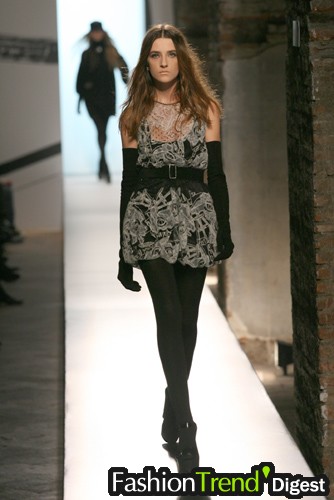 Anna Molinari 07ﶬDƬ