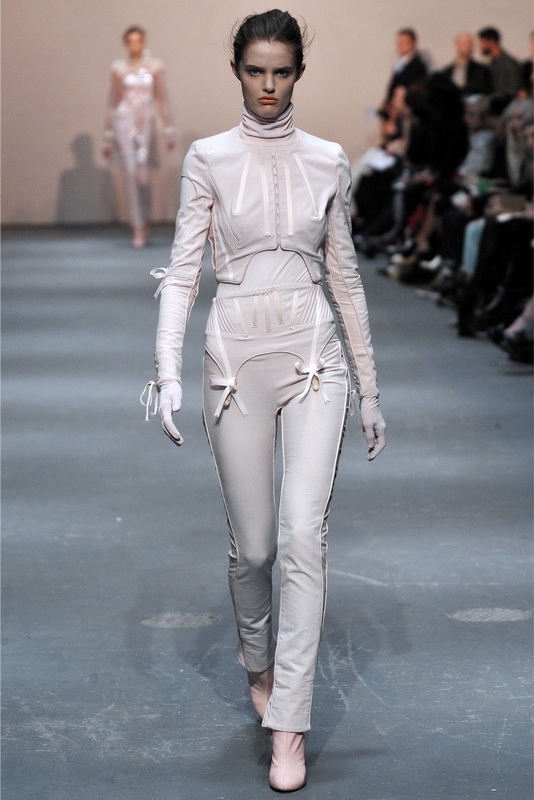 Richard Nicoll 09ﶬDƬ