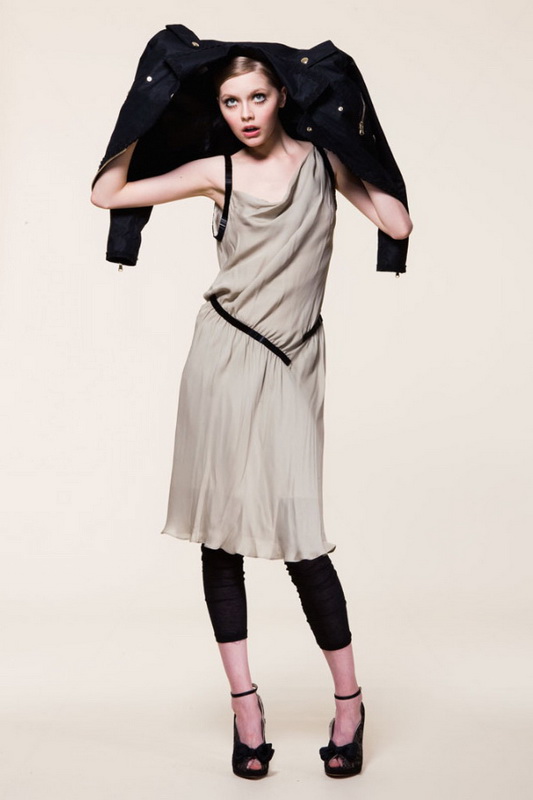 Moschino Cheap & Chic 10ĸDƬ