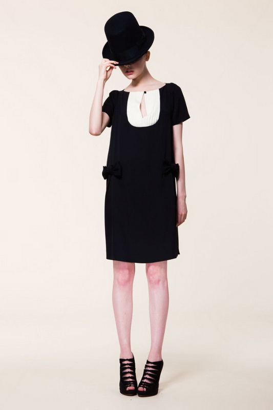 Moschino Cheap & Chic 10ĸDƬ