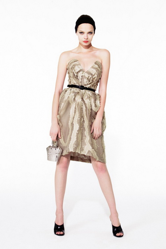 Yves Saint Laurent 10ĸDƬ