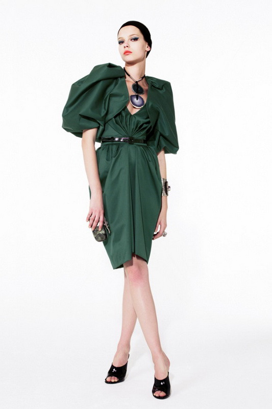 Yves Saint Laurent 10ĸDƬ