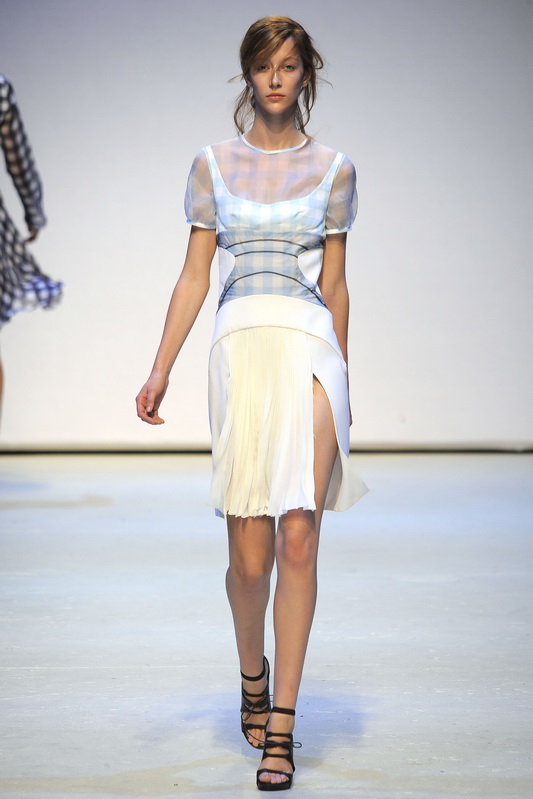 Christopher Kane 10春夏
