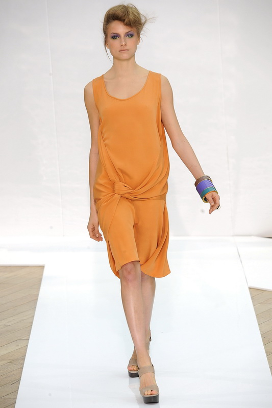 Nicole Farhi 10ĸDƬ