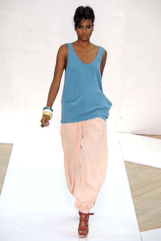 Nicole Farhi 10ĸDƬ