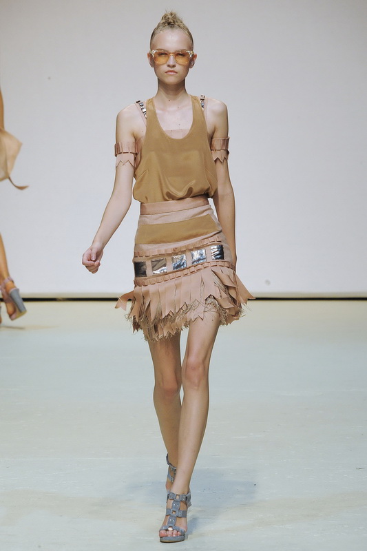 Richard Nicoll 10ĸDƬ