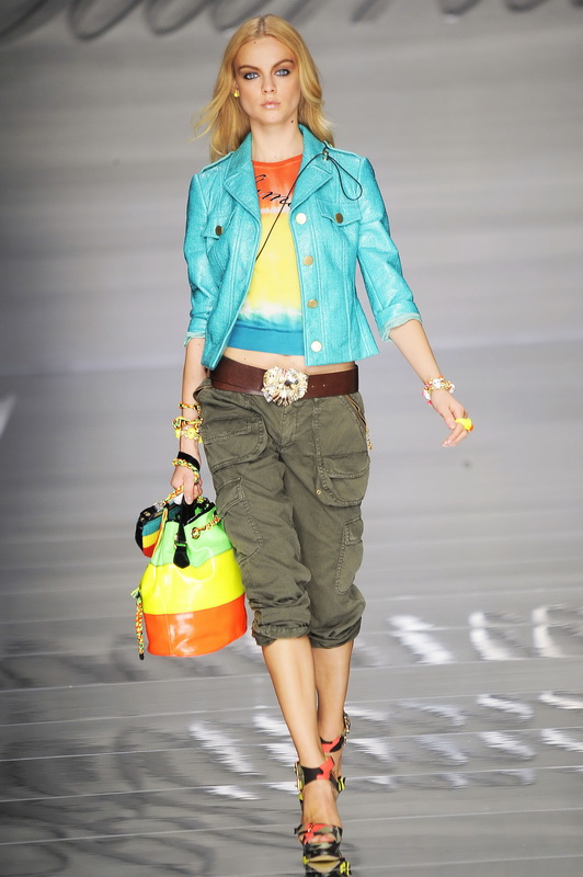 Blumarine 10ĸDƬ