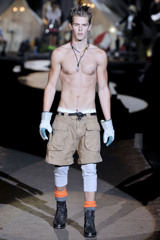 Dsquared 2 10ĸDƬ