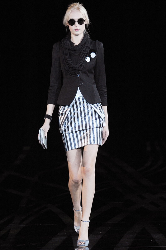 Emporio Armani 10ĸDƬ