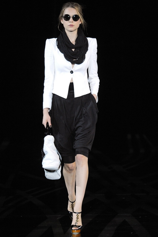 Emporio Armani 10ĸDƬ