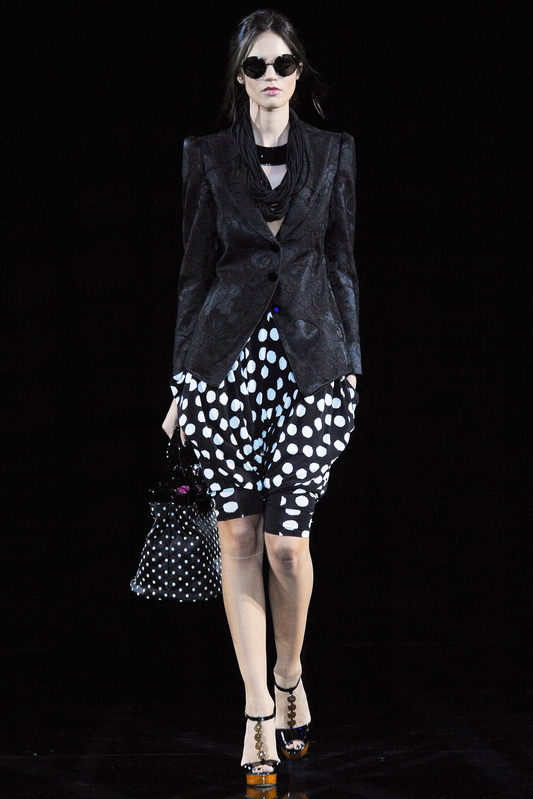 Emporio Armani 10ĸDƬ