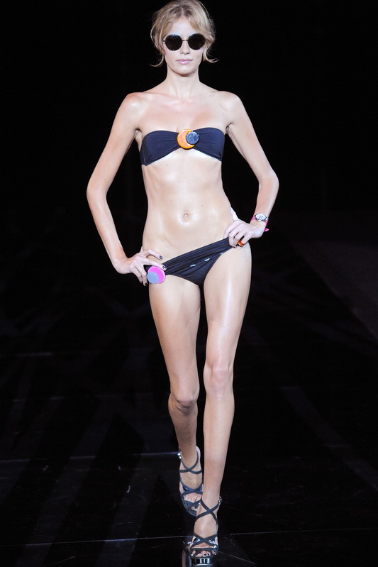 Emporio Armani 10ĸDƬ