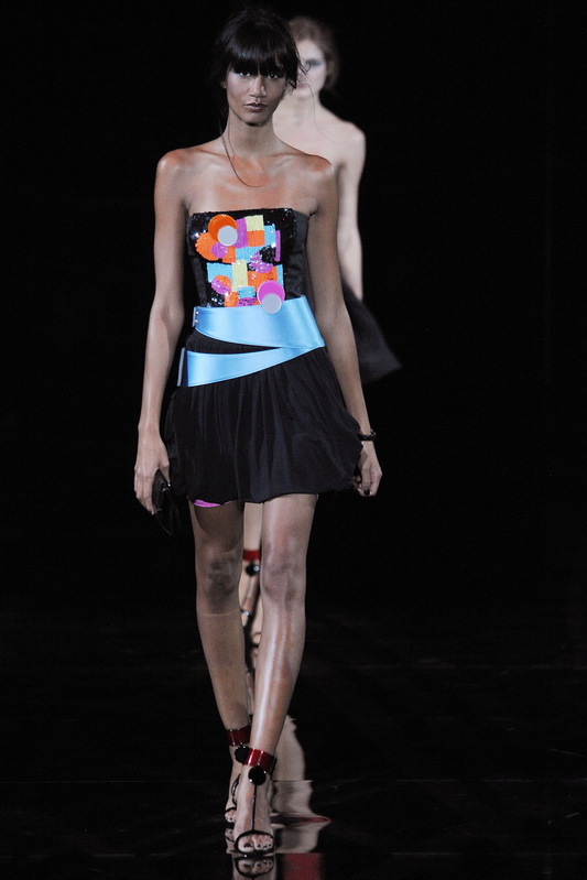 Emporio Armani 10ĸDƬ