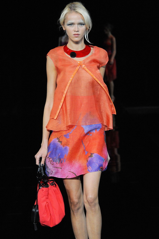 Emporio Armani 10ĸDƬ