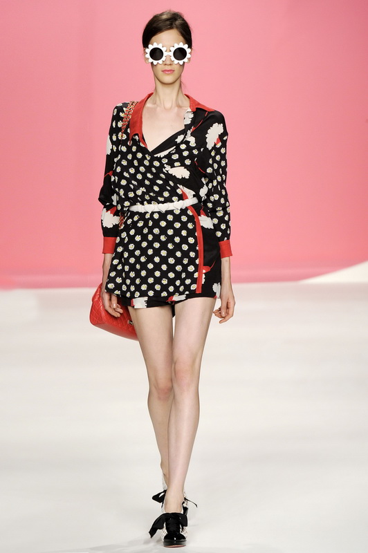 Moschino - Cheap & Chic 10ĸDƬ