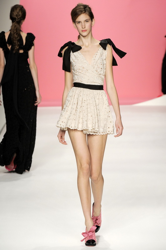 Moschino - Cheap & Chic 10ĸDƬ