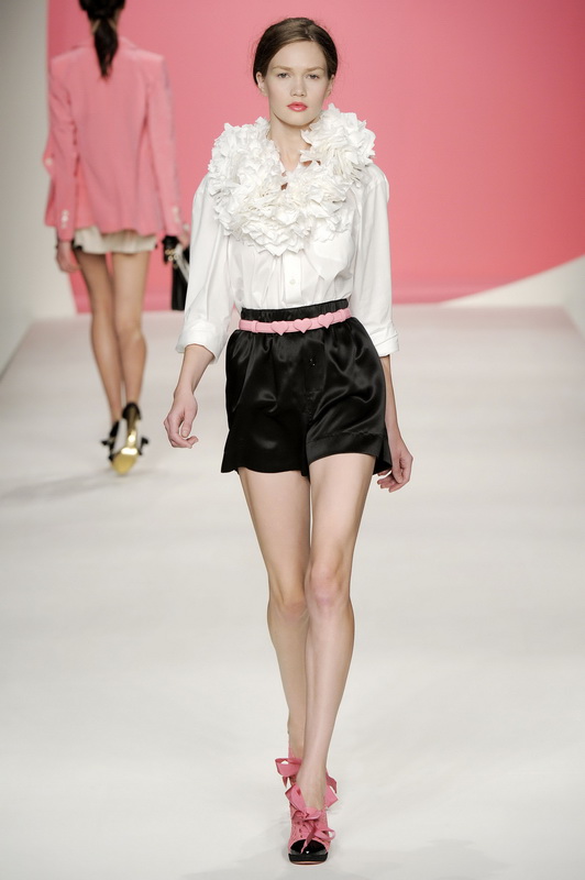 Moschino - Cheap & Chic 10ĸDƬ