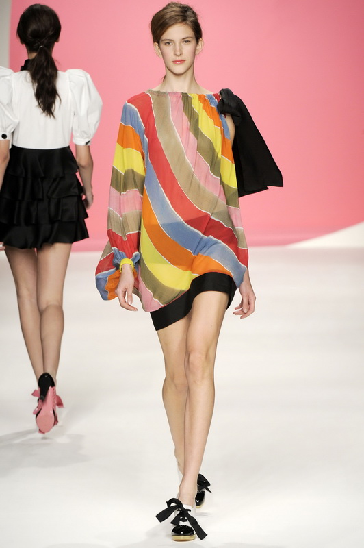Moschino - Cheap & Chic 10ĸDƬ