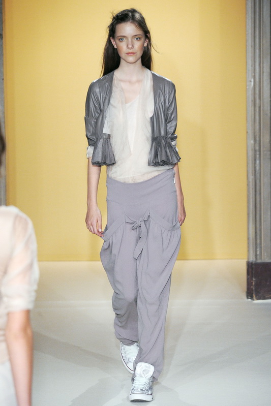Anne Vallie Hash 10春夏
