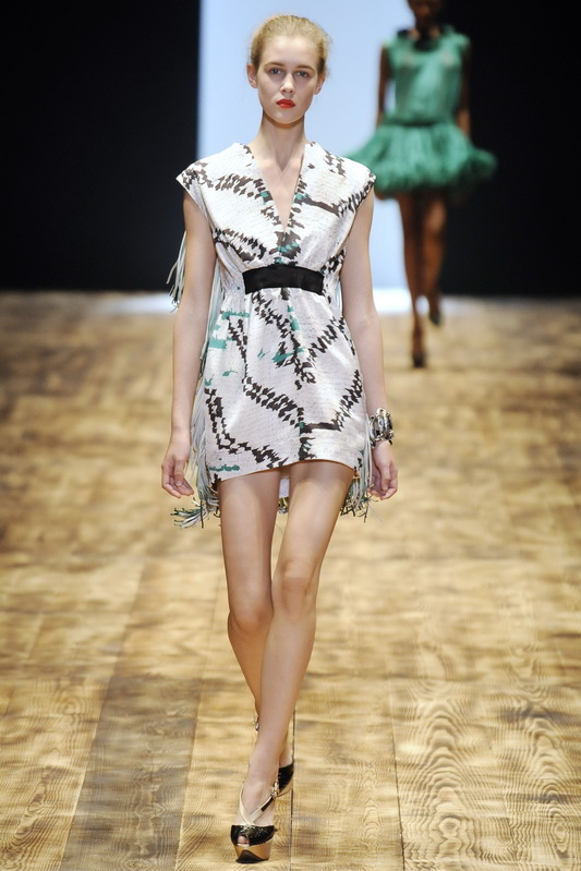 Giambattista Valli 10ĸDƬ
