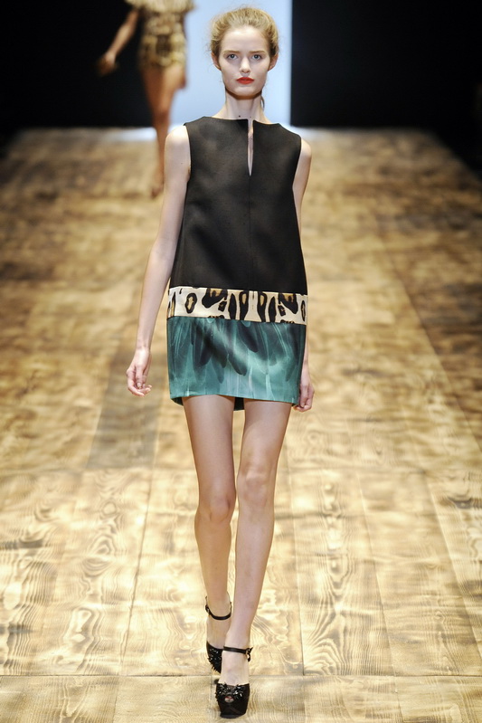 Giambattista Valli 10ĸDƬ