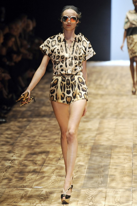 Giambattista Valli 10ĸDƬ